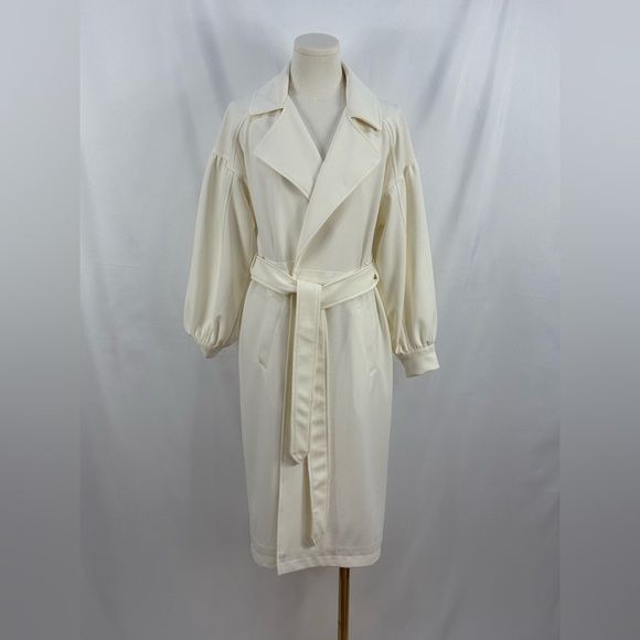 Tahari Coat Jacket Creamy White Colour Size Small  Long Sleeves NWOT - Picture 1 of 9